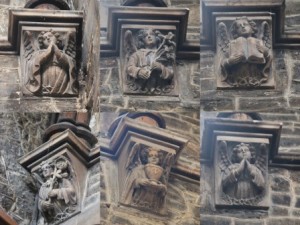 Biggleswade - St Andrew. Roof corbels.