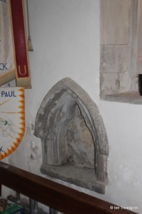 Flitwick - St Peter & St Paul. South aisle, piscina.