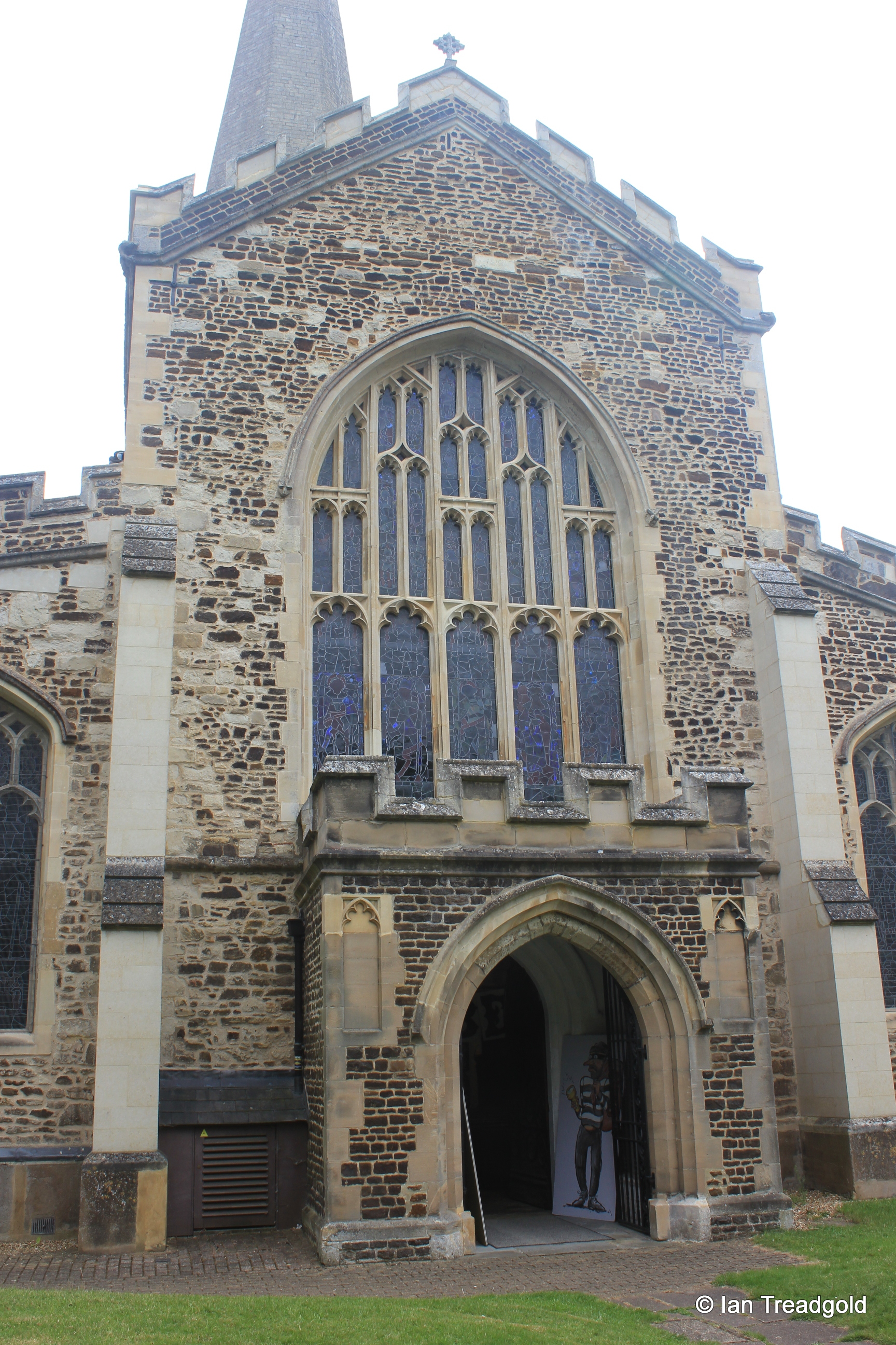 Leighton Buzzard - All Saints. West window. Leighton Buzzard - All Saints. West window.