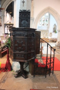 Leighton Buzzard - All Saints. Pulpit. Leighton Buzzard - All Saints. Pulpit.