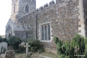 Linslade - St Mary. Nave from the south-east. Linslade - St Mary. Nave from the south-east.