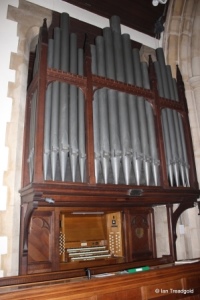 Linslade - St Barnabas. Organ. Linslade - St Barnabas. Organ.
