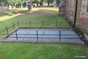 Maulden - St Mary. Crypt entrance.
