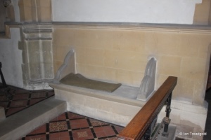 Little Barford - St Denys. Sedilia