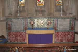 Meppershall - St Mary. Altar.
