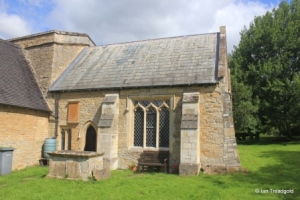 Pavenham - St Peter. Chancel from the south.