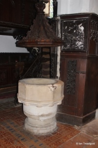 Old Warden - St Leonard. Font.
