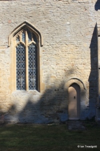 Pertenhall - St Peter. Chancel.