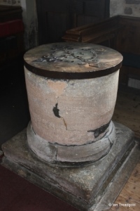 Renhold - All Saints. Font.