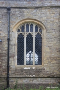 Sharnbrook - St Peter. North aisle, eastern window. Sharnbrook - St Peter. North aisle, eastern window.