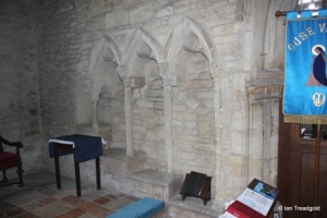 Sharnbrook - St Peter. North chapel sedilia. Sharnbrook - St Peter. North chapel sedilia.