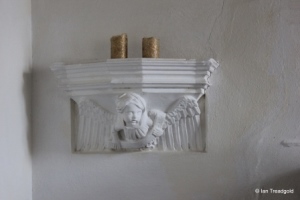 Battlesden - St Peter and All Saints. Image bracket.