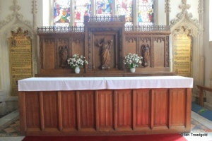 Cranfield - St Peter & St Paul. Altar and reredos.