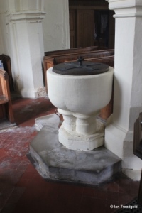 Stanbridge - St John the Baptist. Font.