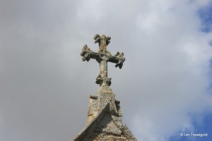 Carlton - St Mary the Virgin. Chancel gable cross.