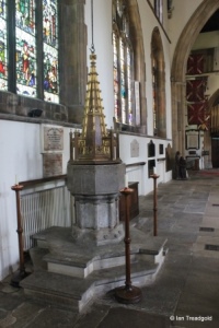 Bedford - St Paul. Font.