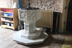 Bedford - St Peter de Merton. Font.