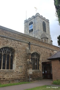 Biggleswade - St Andrew. North aisle and tower.