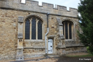 Cople - All Saints. South aisle and chapel.