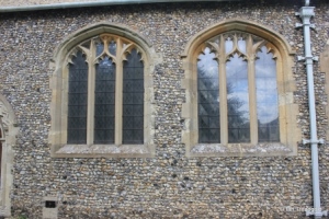 Caddington - All Saints. South aisle, central windows.