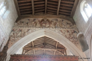 Edlesborough - St Mary the Virgin. Chancel arch decoration.