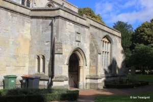 Eaton Bray - St Mary the Virgin. South porch.
