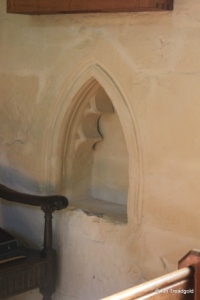 Eaton Bray - St Mary the Virgin. Lady Chapel piscina.