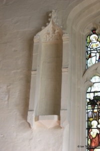 Eaton Bray - St Mary the Virgin. Lady Chapel statue niche.