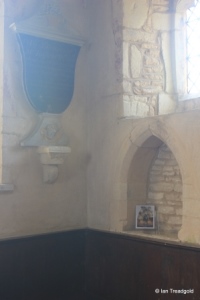 Yelden - St Mary. South aisle, sedilia