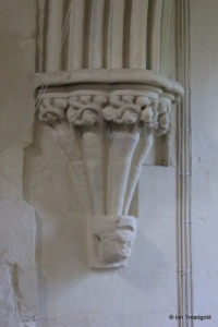 Eaton Bray - St Mary the Virgin. Arcade respond.