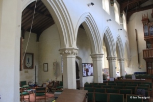 Eaton Bray - St Mary the Virgin. South arcade.