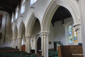 Eaton Bray - St Mary the Virgin. North arcade.