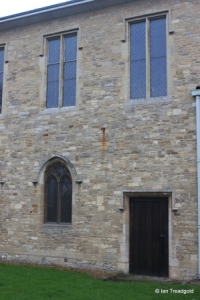 Goldington - St Mary the Virgin. Nave windows.