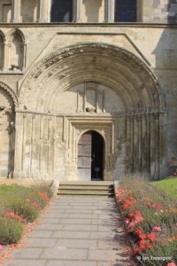 Dunstable - Priory Church of St Peter. West front, main doorway.